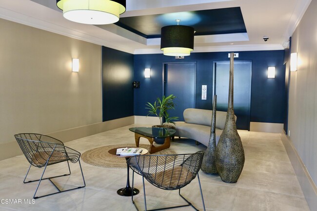 Foto del edificio - 585 Rossmore Ave