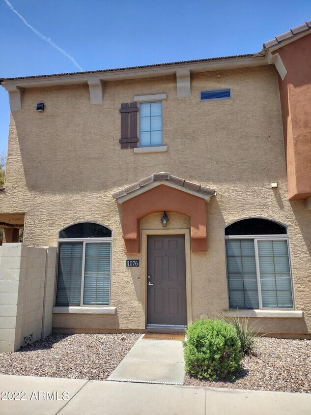 Foto principal - 2401 E Rio Salado Pkwy