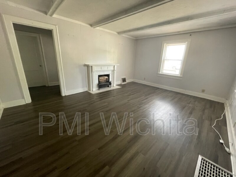 145 N Ash St Unit Apt 1, Wichita, KS 67214 Condo for Rent in Wichita