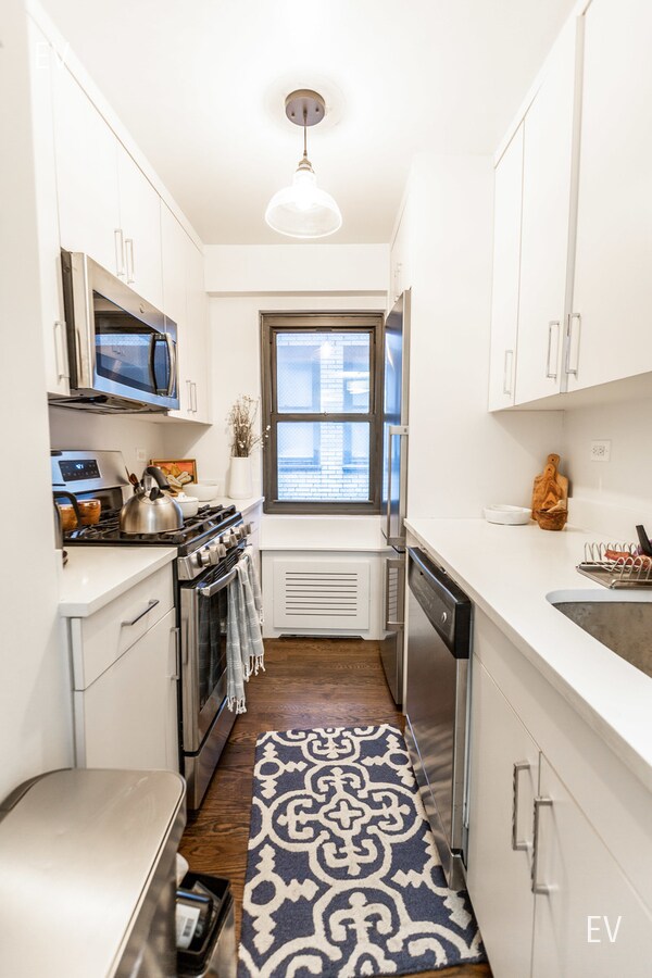 Building Photo - 405 E 56th St