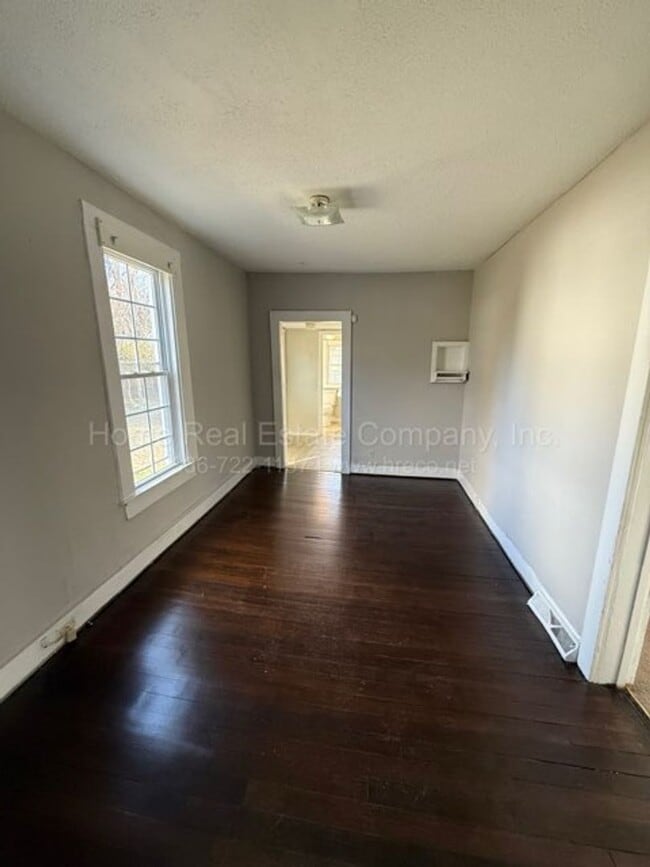 Photo - 1012 Apple St House