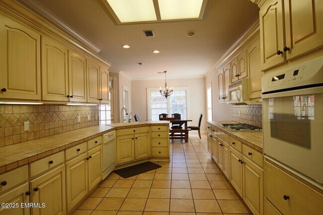 Foto del edificio - 437 Pinehurst Dr