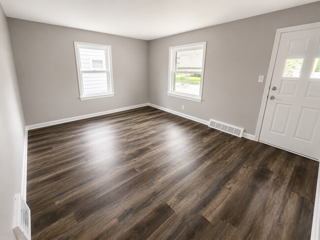 Foto del edificio - Move-In Ready 3BR Home in Desirable Euclid Location