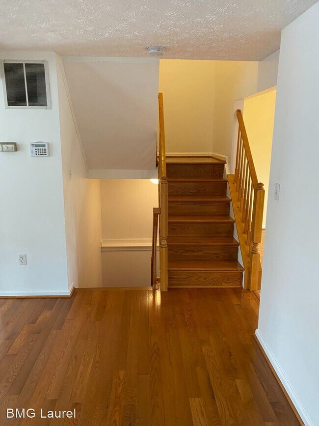 Building Photo - 3 br, 2.5 bath House - 899 Chestnutview Court