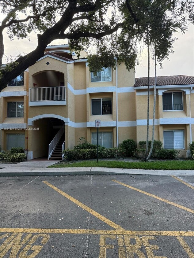 Primary Photo - 2350 NW 33rd St