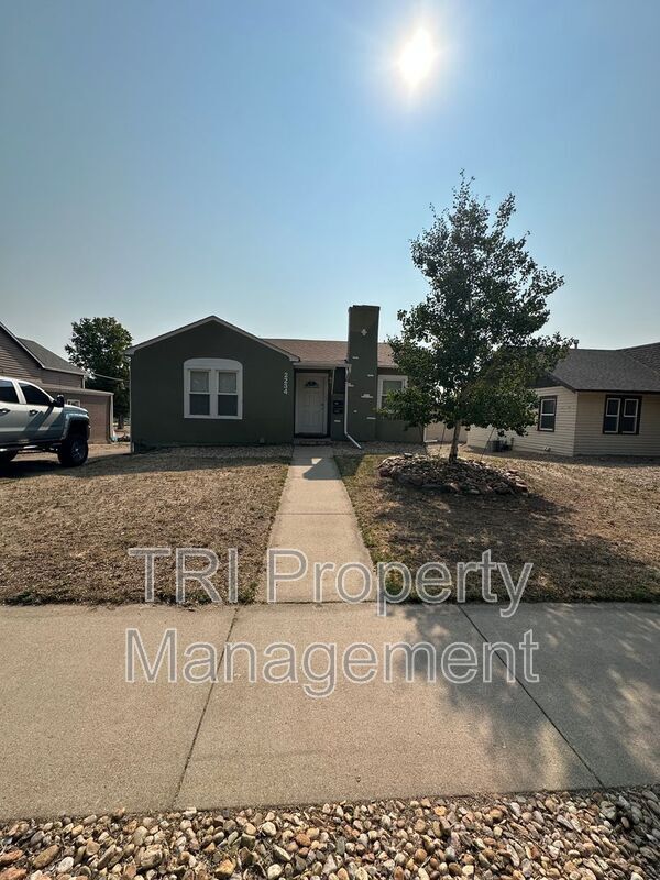 Building Photo - 2234 9th Ave