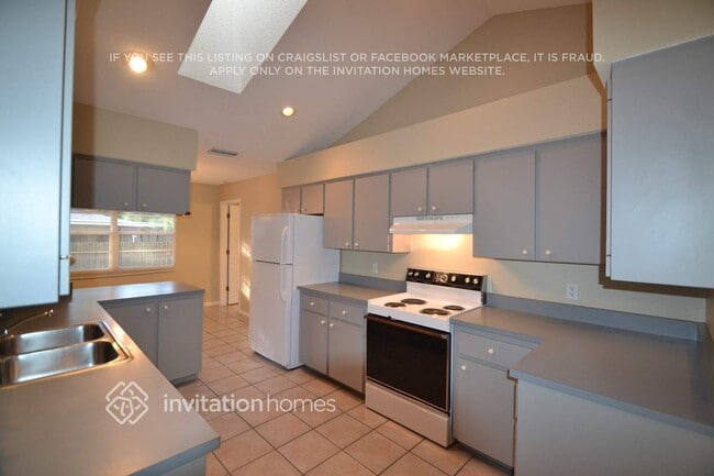 Building Photo - 4211 Arrow Dr
