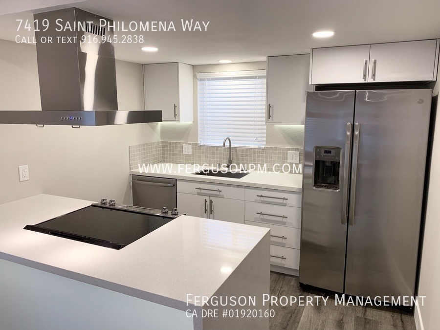 Foto principal - Completely Remodeled Duplex with Modern Up...