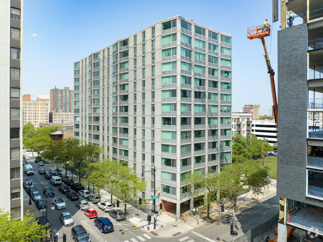 Foto del edificio - Covington - 4600 N Clarendon Ave