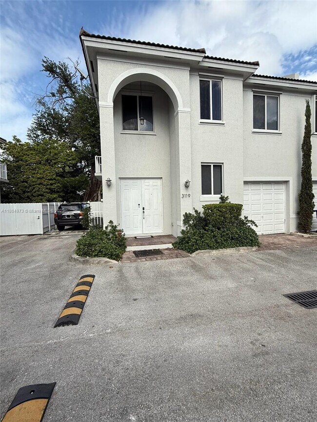 Foto del edificio - 3119 NW 11th St