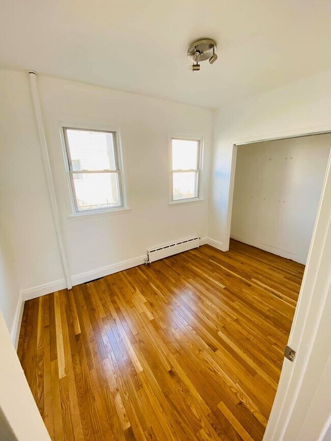 Room 2 - 167 Columbia St