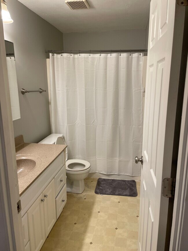 Baño - 206 Halia Cres