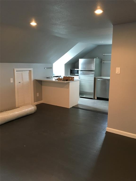 Building Photo - 6200 Victor St