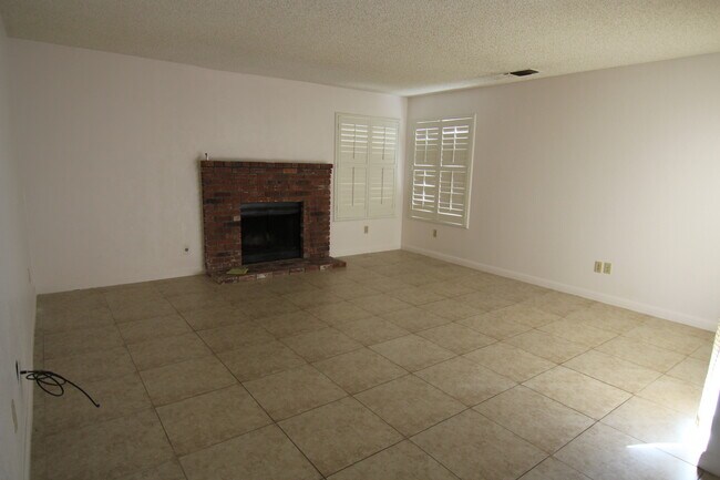 Building Photo - 1118 Lana St