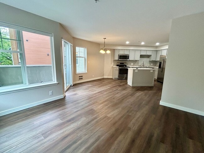 Building Photo - Capitol Hill Condominium