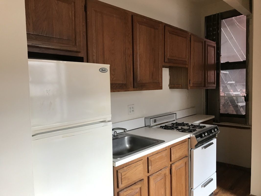 Foto principal - 303 E 9th St