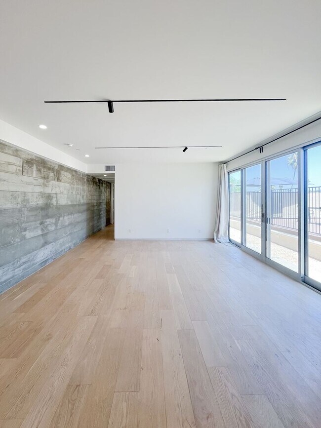 Foto del edificio - 4459 W Rose Hill Dr