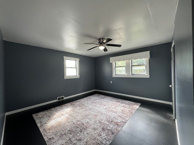 Building Photo - Dravosburg 2 Bedroom Single Family Home