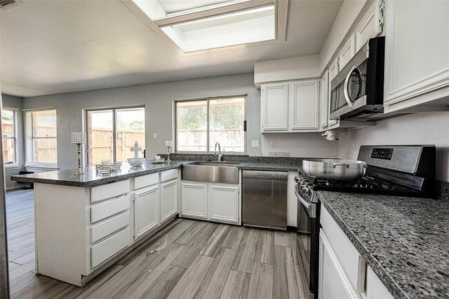 Building Photo - 2226 Gray Hawk Ln