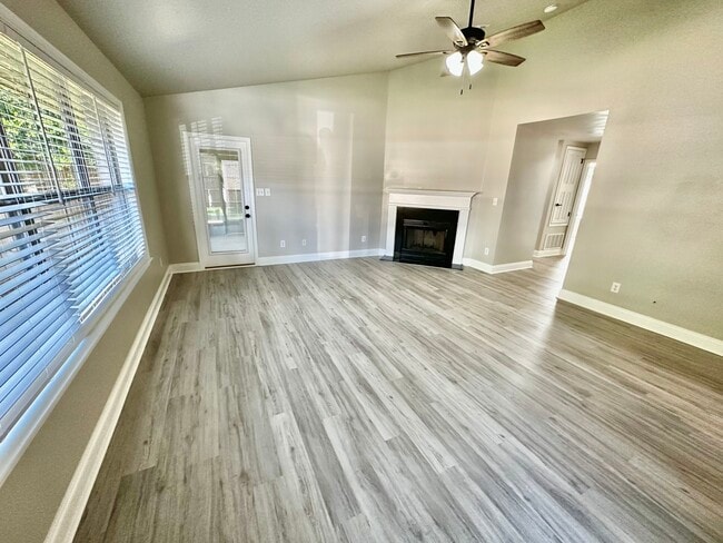 Building Photo - 8022 Brookside Ln