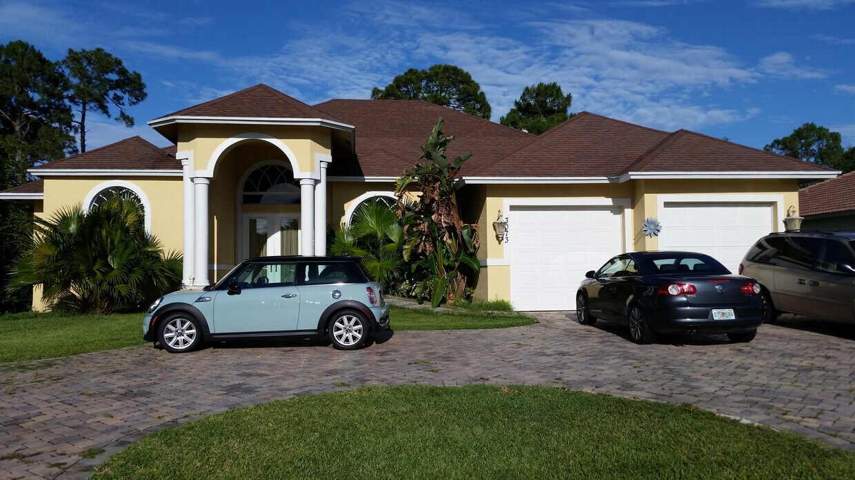 Primary Photo - 3073 SW Savona Blvd