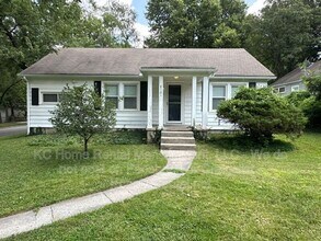 Building Photo - 6101 Fontana St