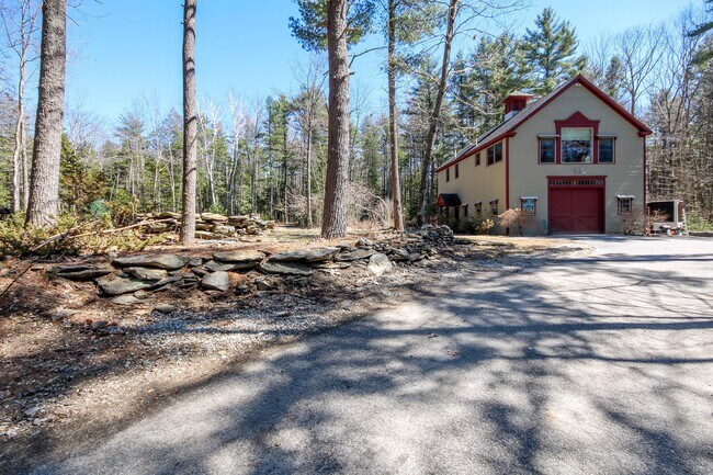 Foto del edificio - 1 Dunham Pond Ln