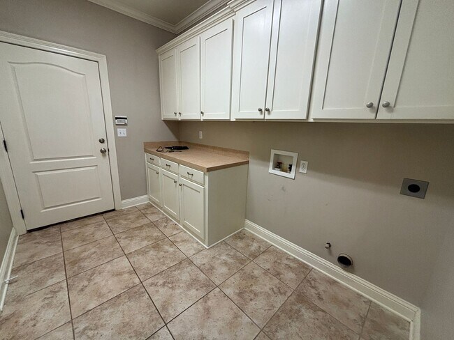 Foto del edificio - GATED COMMUNITY OFF SLIGO ROAD IN SOUTH BOSSIER (10 Miles from Barksdale Air Force Base)