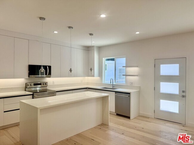 Foto del edificio - 418 N Orange Grove Ave