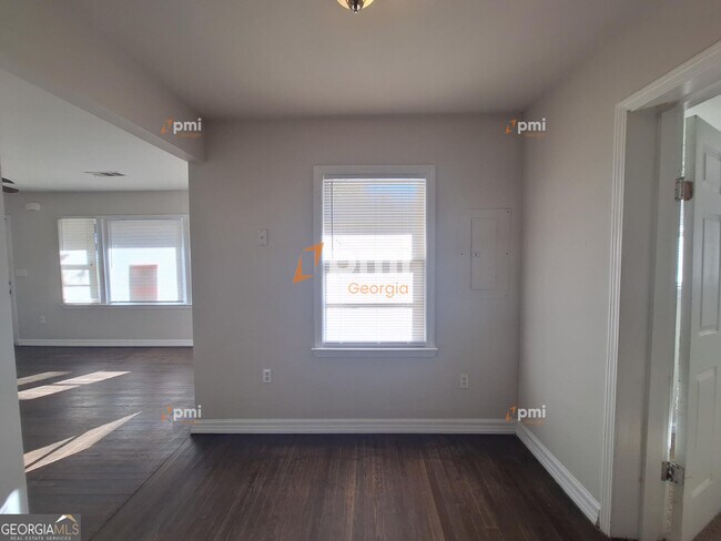 Foto del edificio - 1487 Woodfern Dr