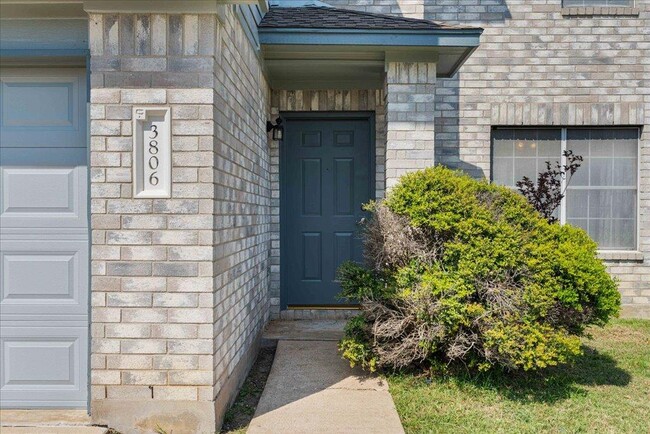Building Photo - 3806 Haleys Way
