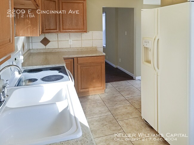 Building Photo - 2209 Cincinnati