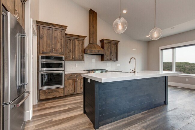 Foto del edificio - Two-Story Hideout Townhome!
