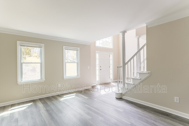 Building Photo - 2090 Breconridge Dr S W