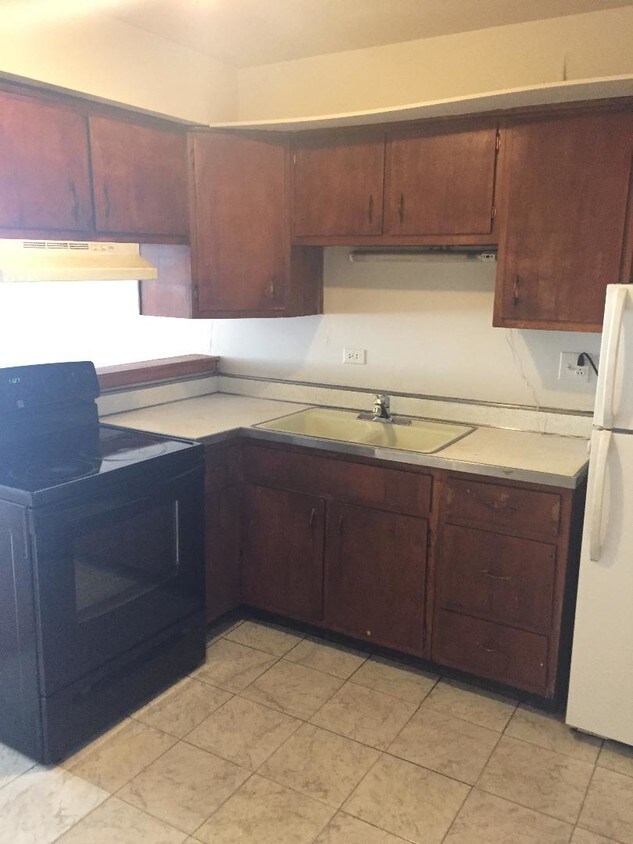 1117 E Roosevelt Rd Unit 11, Wheaton, IL 60187 Apartment for Rent in