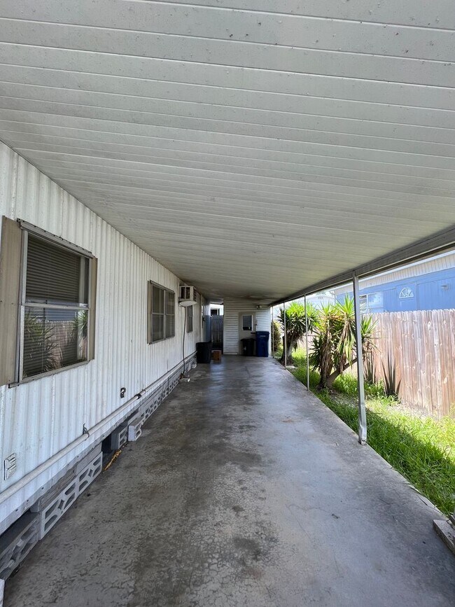 Foto del edificio - 55+ Fair Lane Acres Community. 2 Bed, 2 Ba...