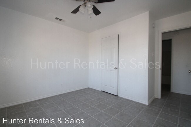Building Photo - 4 br, 2 bath House - 3803 Kevin Shaw Dr