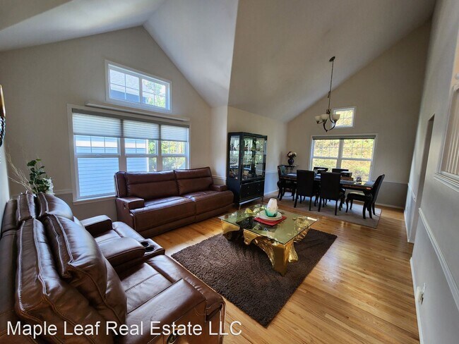 Foto del edificio - 5 br, 3.5 bath House - 10108 186th CT NE