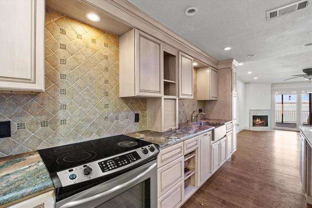 Building Photo - 3830 Mediterranean St