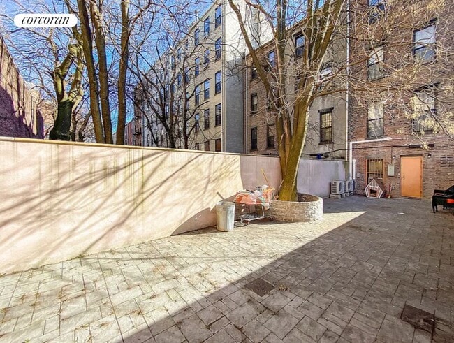 Building Photo - 245 W 134th St