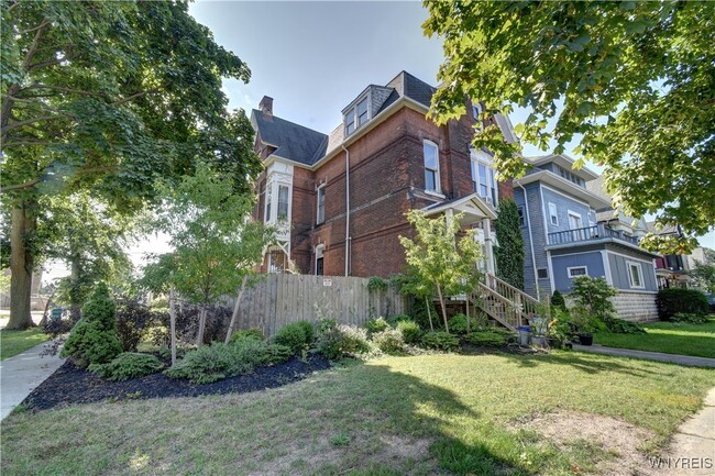 Building Photo - 54 Normal St