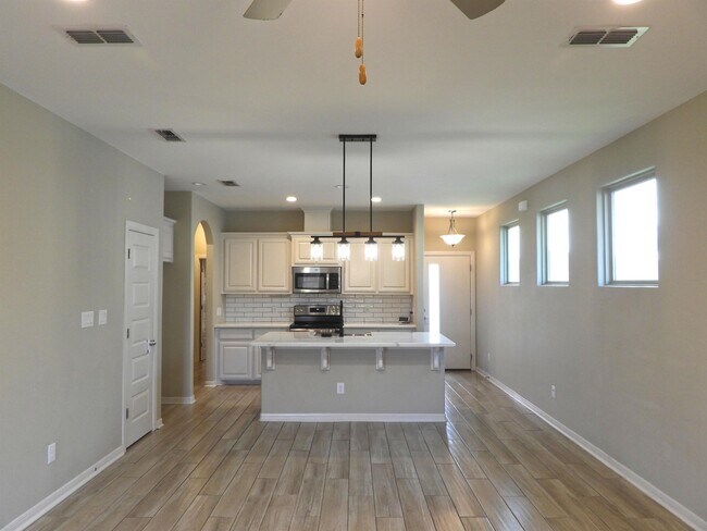 Foto del edificio - 1336 E Candor Dr