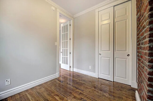 Foto del edificio - 410 E 13th St