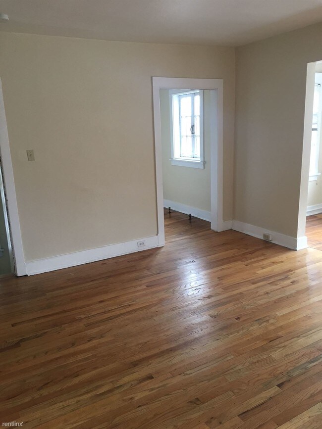 Foto del edificio - 5622 Beacon St