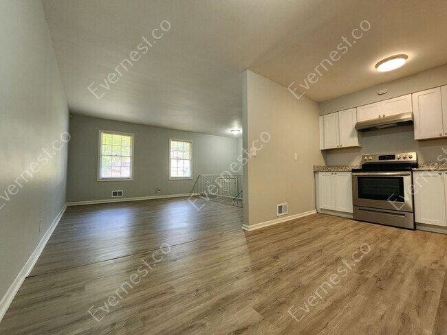 Foto del edificio - 3482 Mark Pl NW