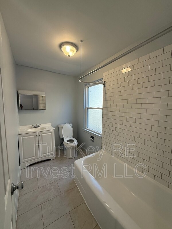 Foto del edificio - 1505 N Maywood Dr