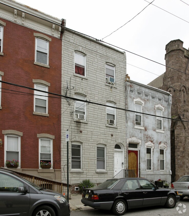 Building Photo - 721 S 19th St