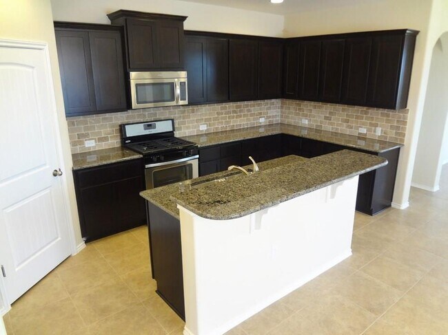 Foto del edificio - 325 Banin Malone Ln