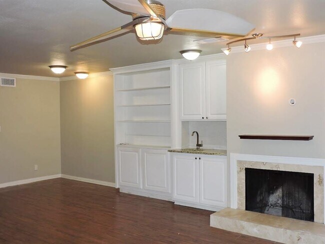 Foto del edificio - 6627 Valleyside Rd
