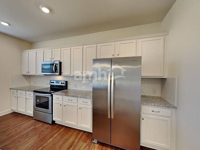 Foto del edificio - 6204 Rosemore Ln